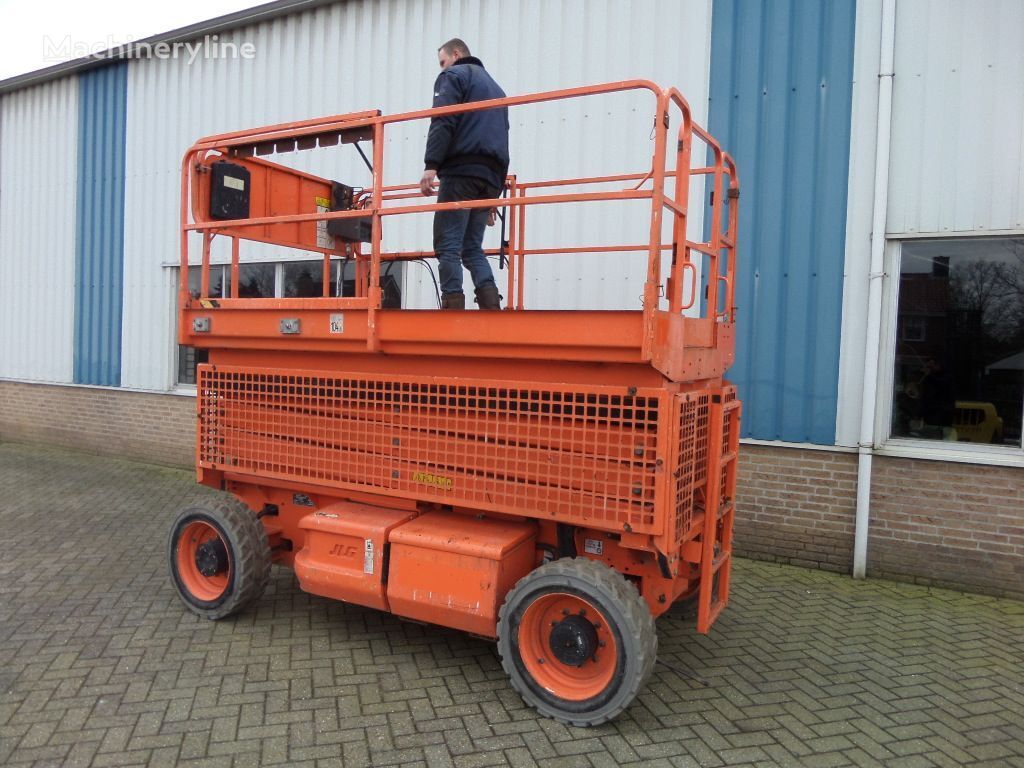 JLG M3369 scissor lift