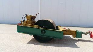VIBROMAX W 501 towed roller