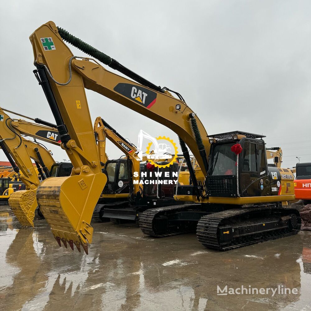 Caterpillar 320DL tracked excavator