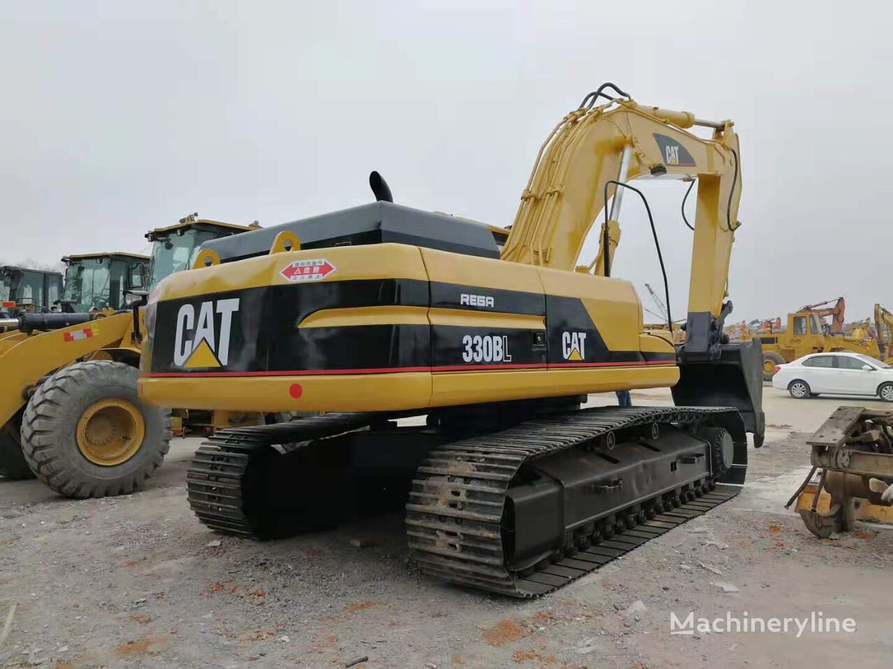 Caterpillar 330BL tracked excavator