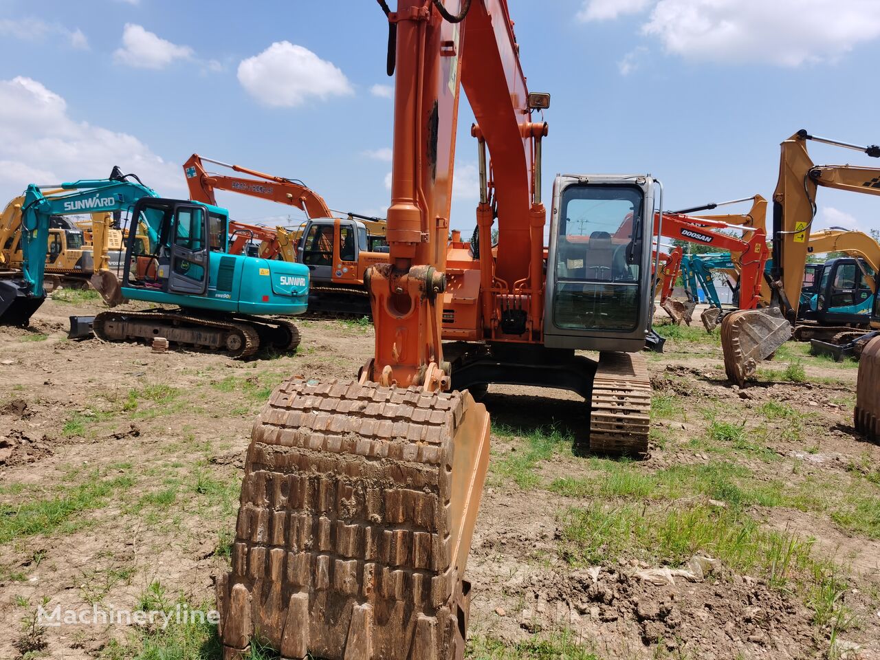 Hitachi ZX135 tracked excavator