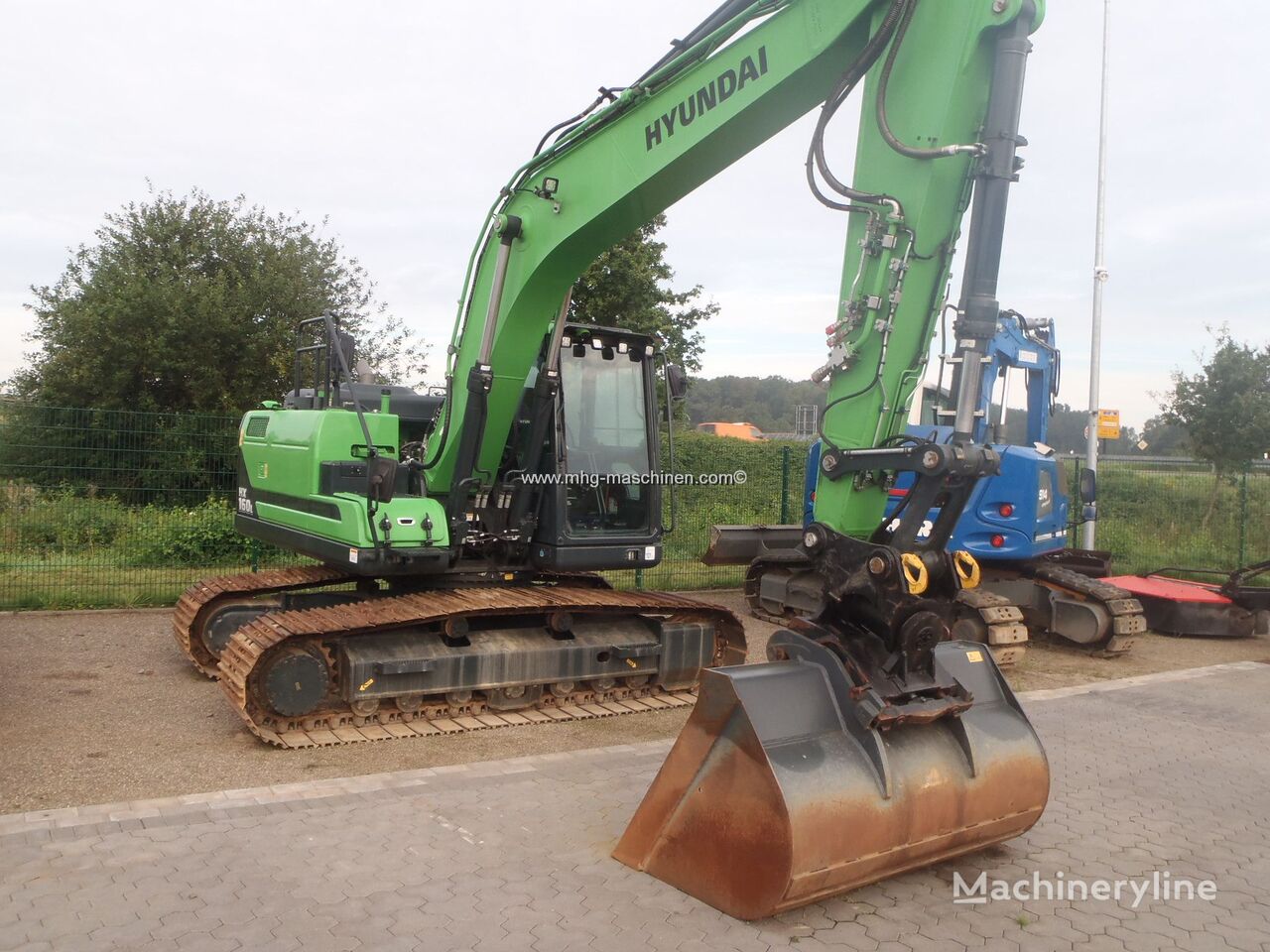 Hyundai HX160L-Wie Neu-Demo Condition tracked excavator