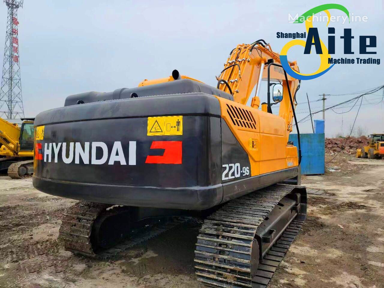 Hyundai R220-9s tracked excavator