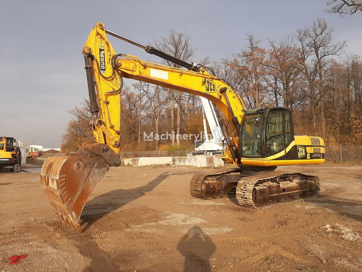 JCB JS235HD tracked excavator