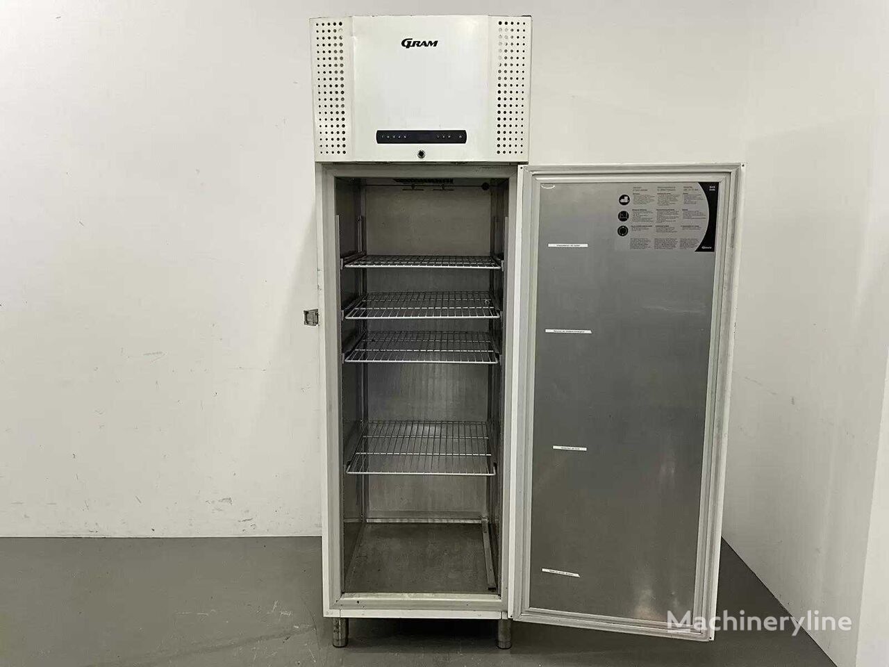 Gram PLUS K 660 LSG 5N commercial refrigerator