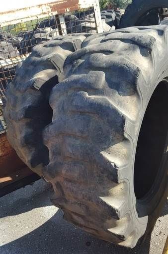 RectroEscavadora excavator tire